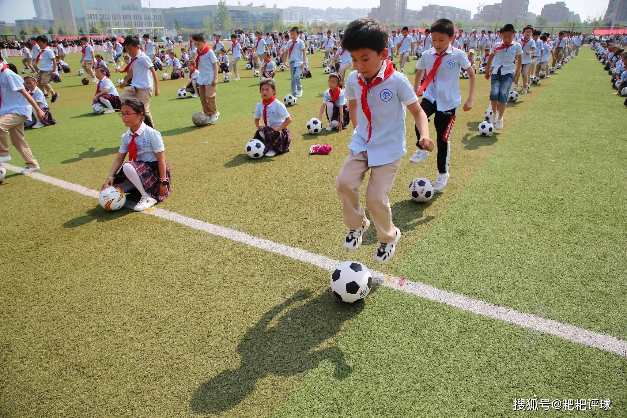 最新版小学生足球操，健康活力新风尚